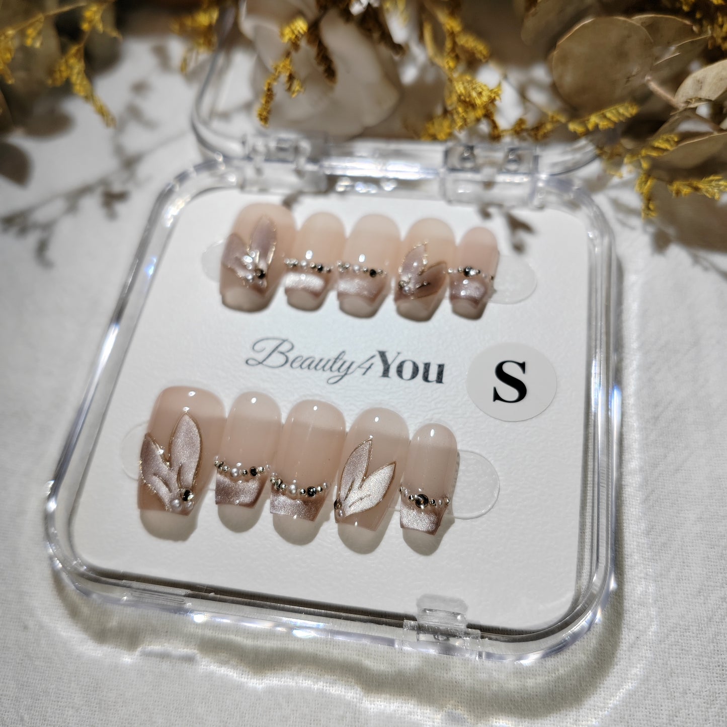 Golden Petal Elegance A0002