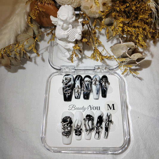 Gothic Charm H0009