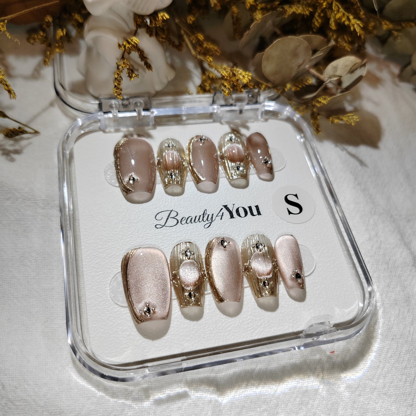 Gilded Elegance A0024