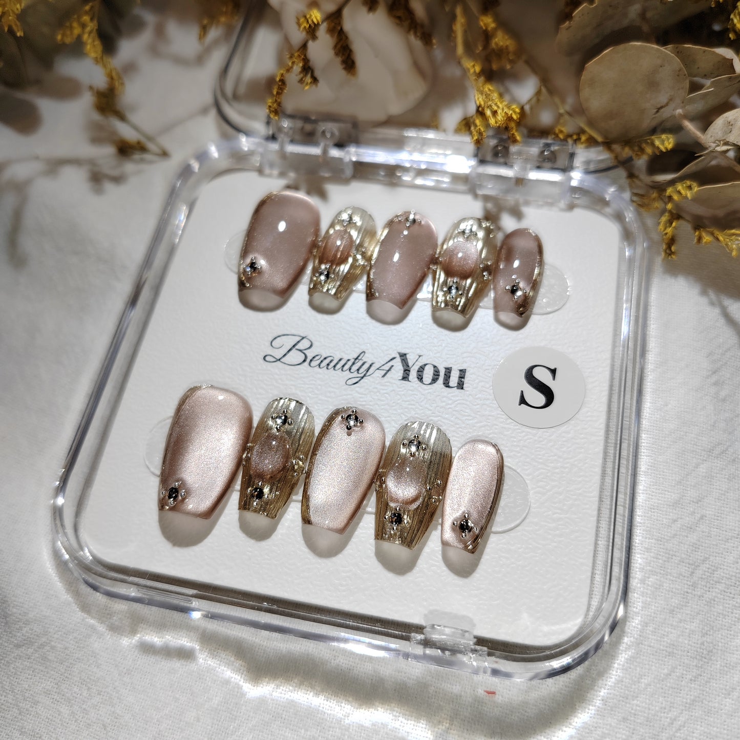 Gilded Elegance A0024