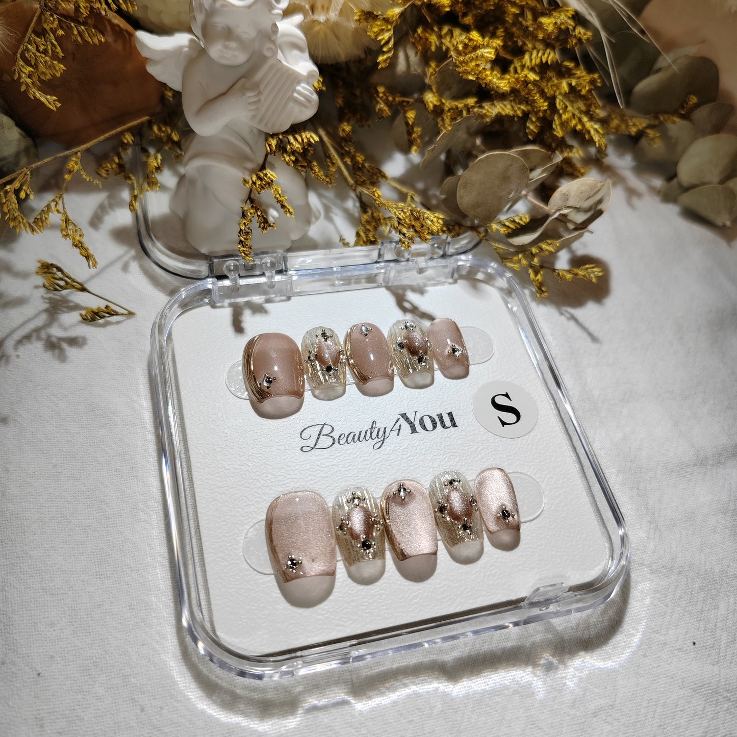Gilded Elegance A0024