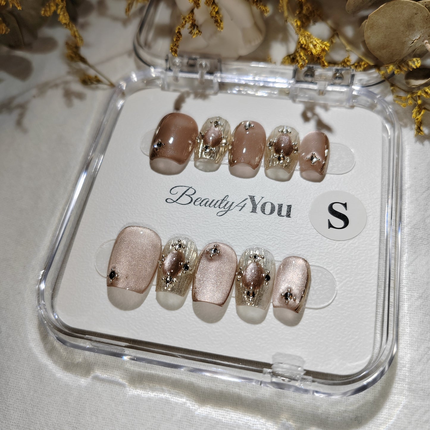 Gilded Elegance A0024