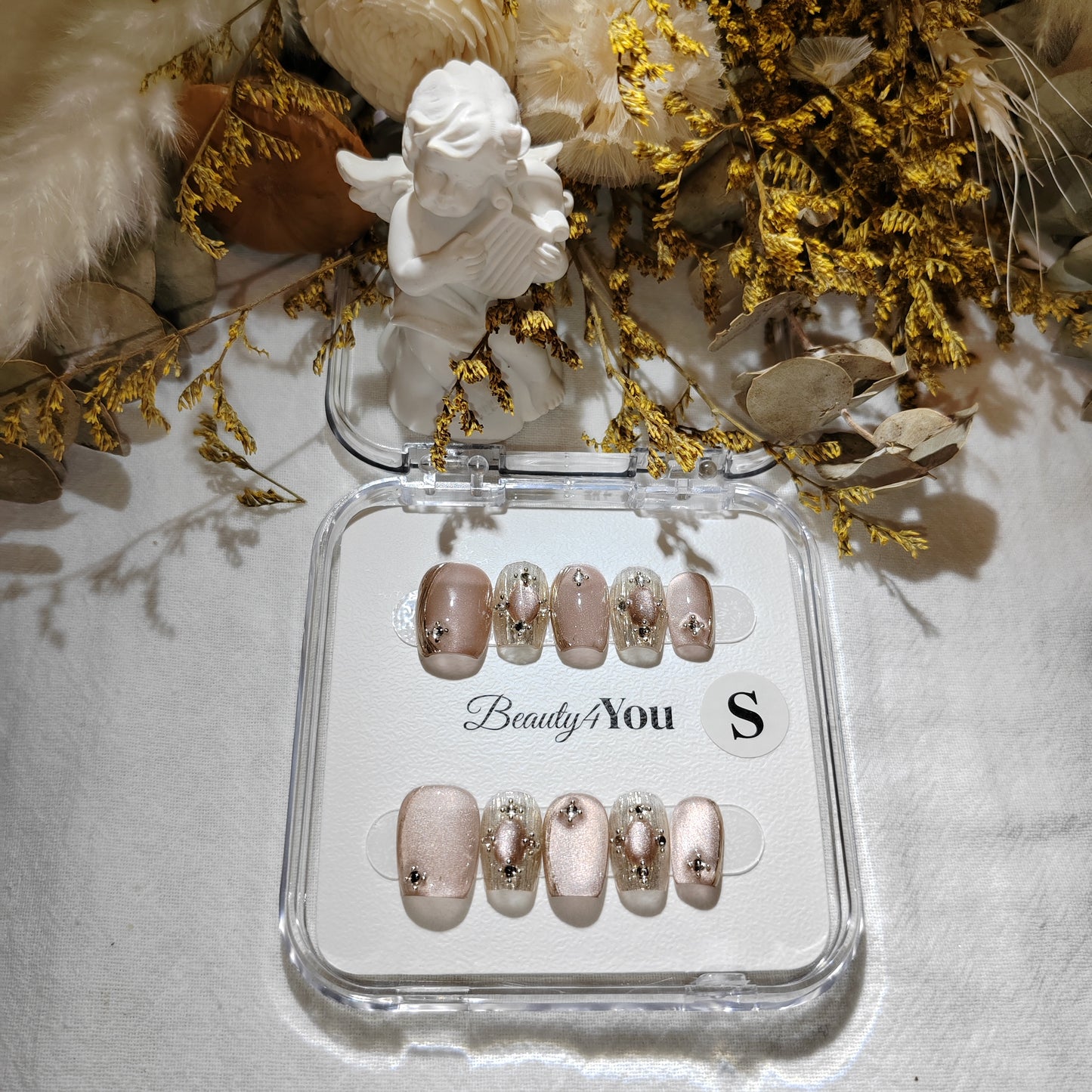 Gilded Elegance A0024