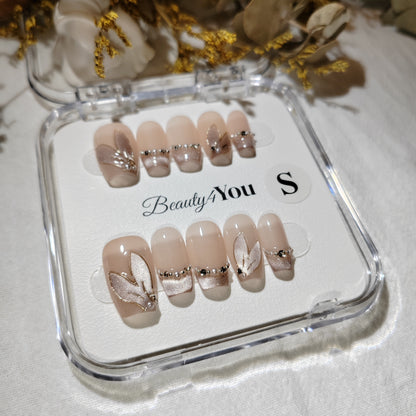 Golden Petal Elegance A0002