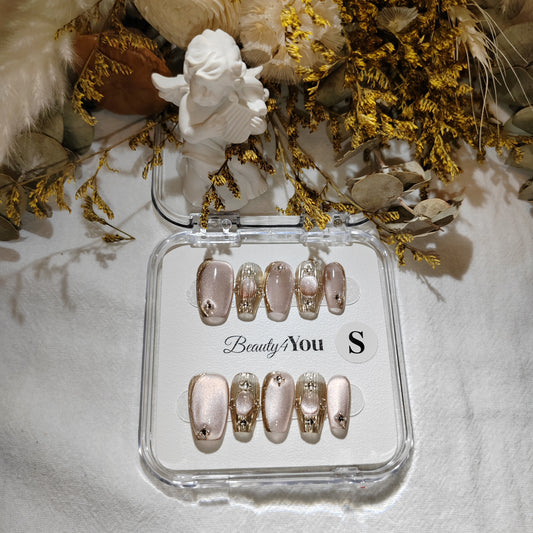 Gilded Elegance A0024
